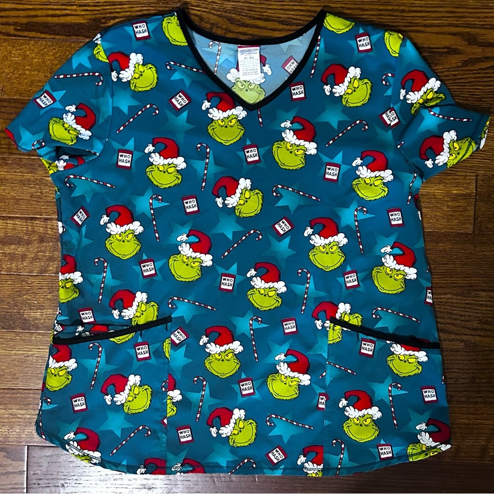 Dr. Seuss Patterned Scrub top, XL